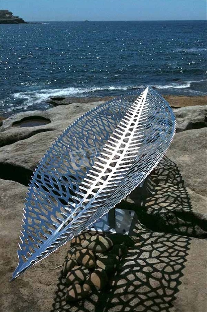 戶外創(chuàng)意鏤空樹(shù)葉不銹鋼雕塑定制