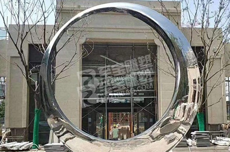 雕塑藝術越簡單越經(jīng)典